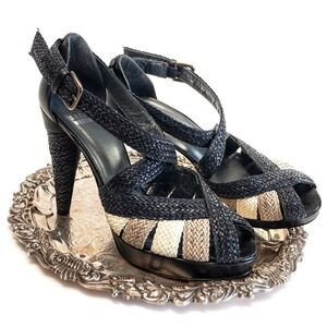 Stuart Weitzman Black Bradford Weave Heels Sz 7.5M